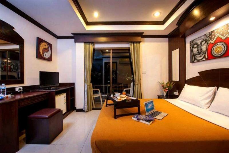 Fish And Summer House Patong Екстериор снимка